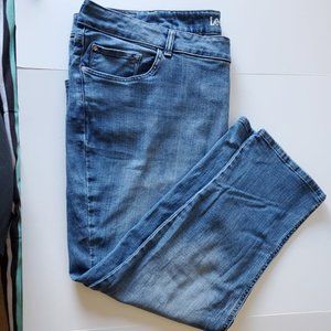 Lee Regular Fit Straight Leg Mid Rise Jeans 26